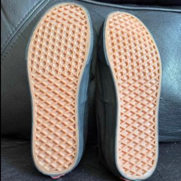 Size 8 men’s vans shoes - Picture 2 of 6